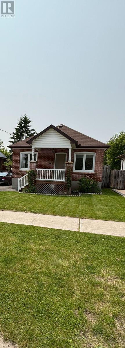 












73 PINE STREET

,
Peterborough Central (South),




Ontario
K9J5A6

