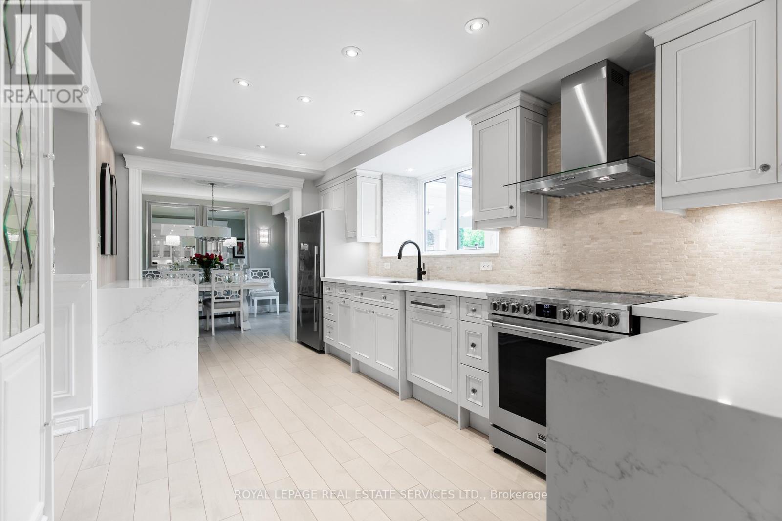 












16 FERNDALE CRESCENT

,
Brampton,




Ontario
L6W1E9

