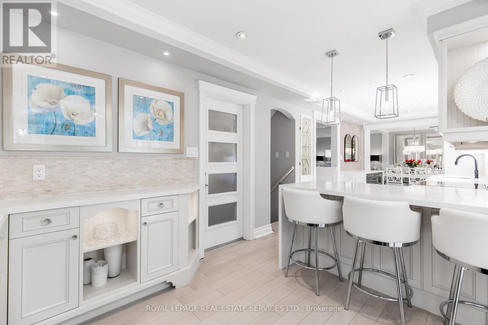 












16 FERNDALE CRESCENT

,
Brampton,




Ontario
L6W1E9


