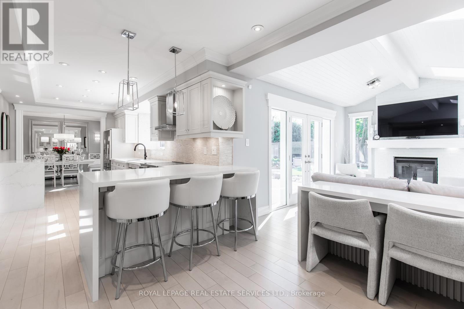 












16 FERNDALE CRESCENT

,
Brampton,




Ontario
L6W1E9

