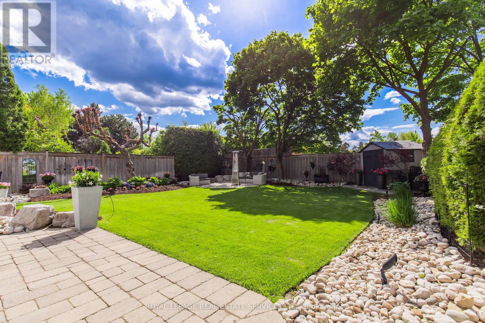 












16 FERNDALE CRESCENT

,
Brampton,




Ontario
L6W1E9

