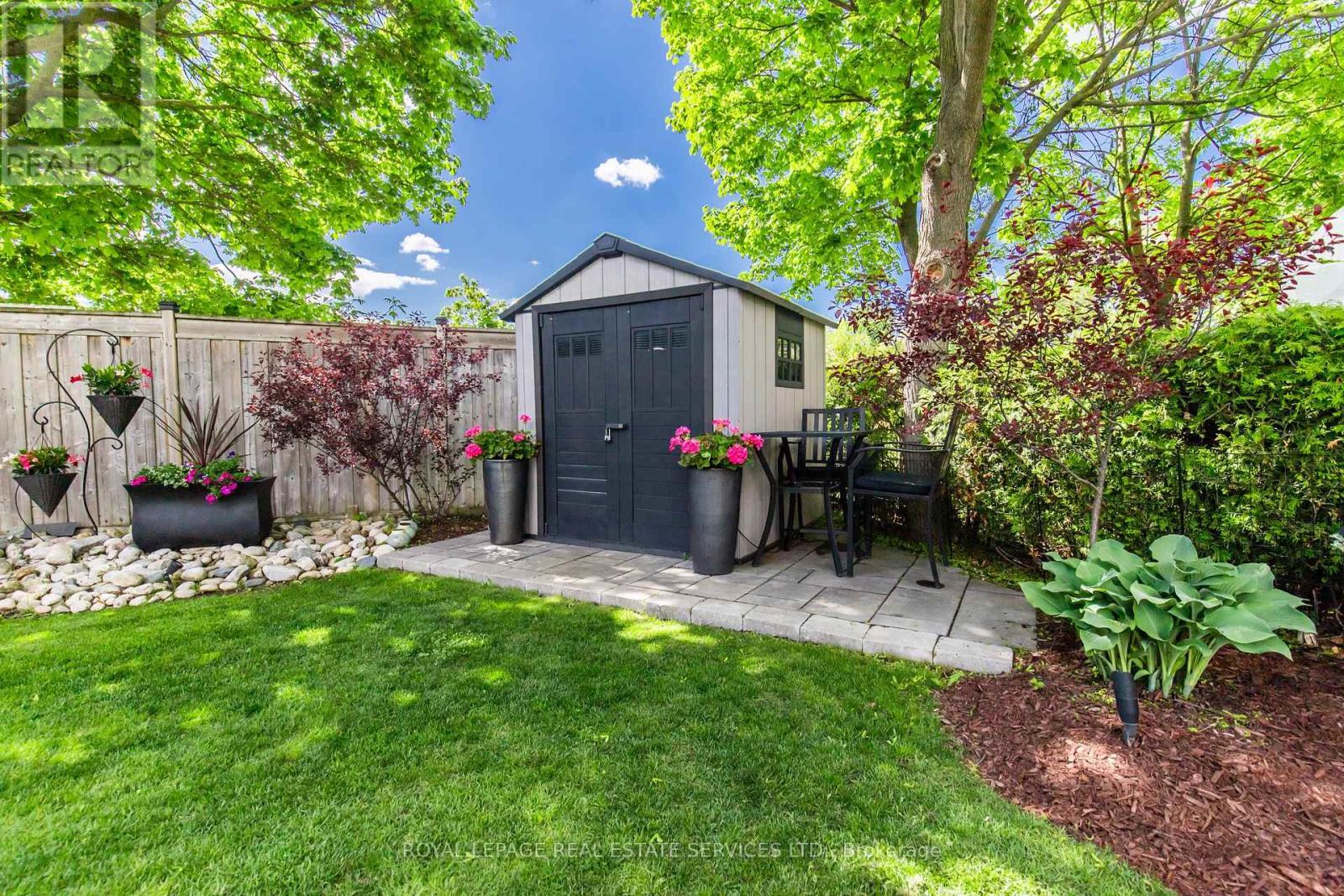












16 FERNDALE CRESCENT

,
Brampton,




Ontario
L6W1E9

