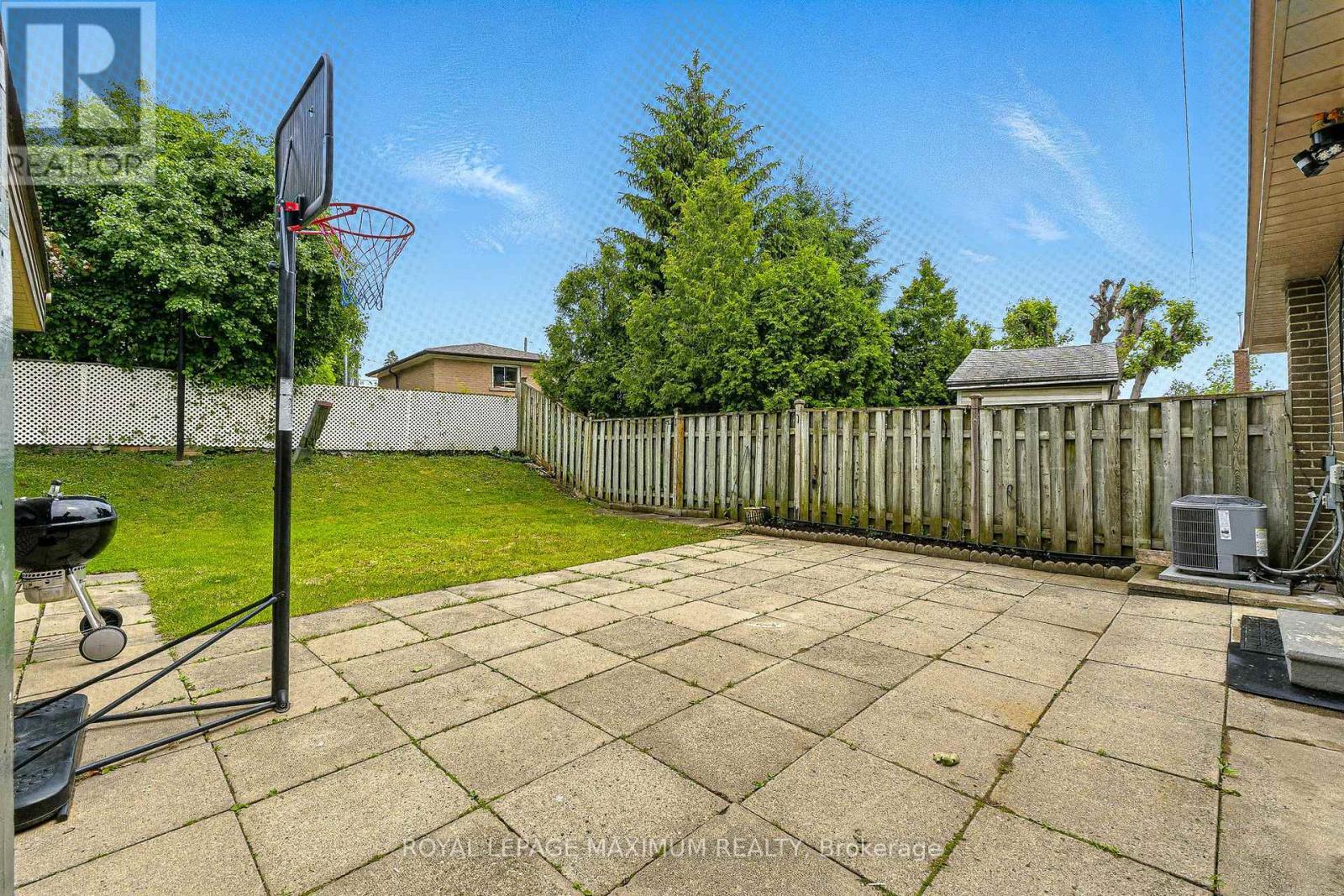 












32 FENNIMORE CRESCENT

,
Toronto,




Ontario
M3N1G8

