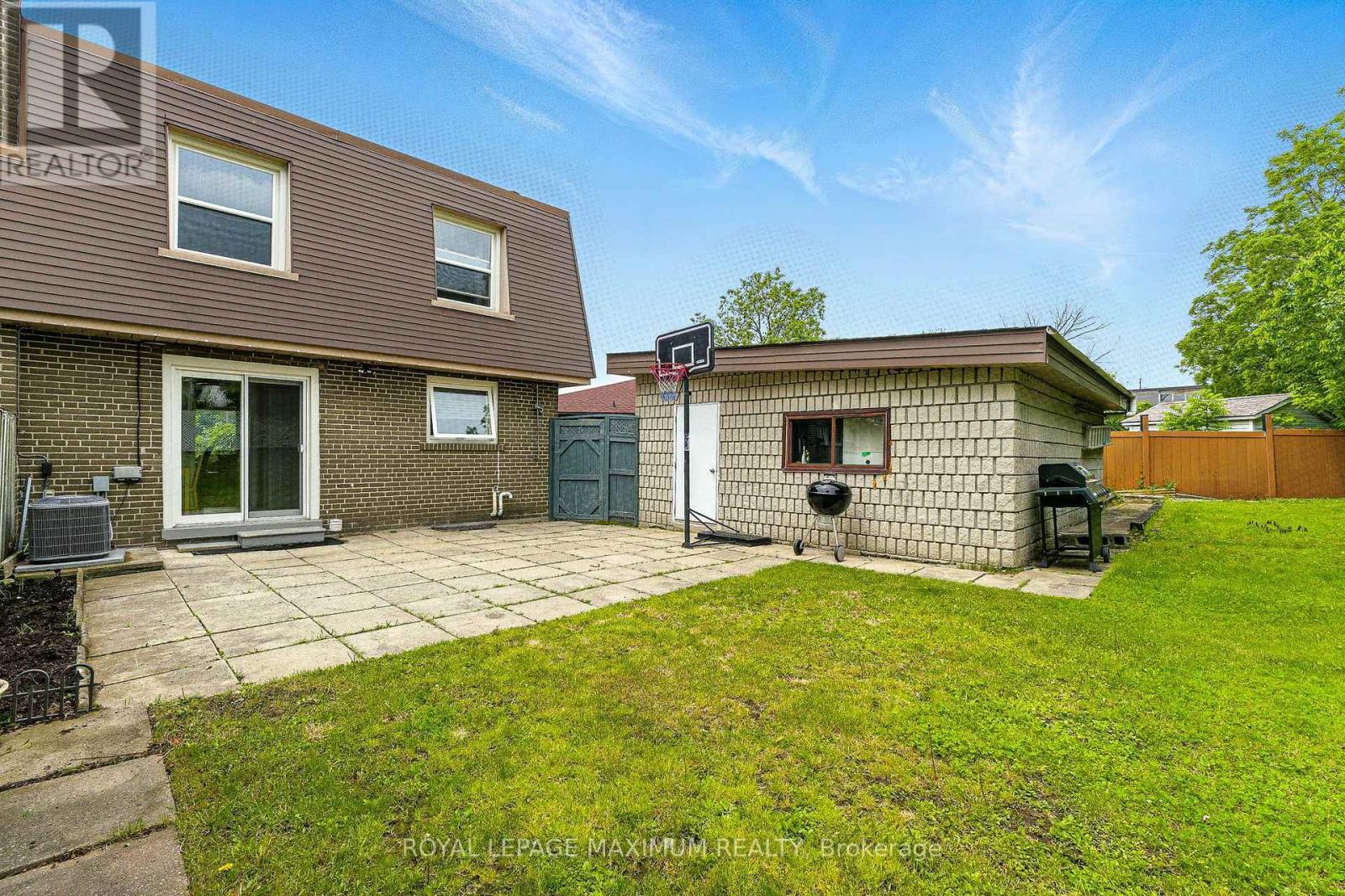 












32 FENNIMORE CRESCENT

,
Toronto,




Ontario
M3N1G8

