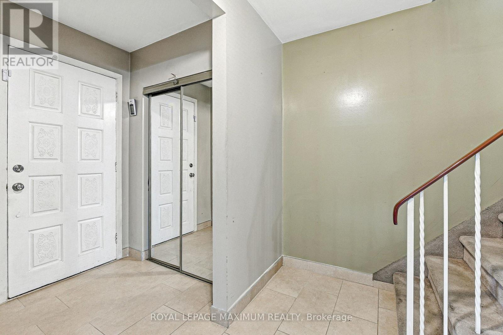 












32 FENNIMORE CRESCENT

,
Toronto,




Ontario
M3N1G8

