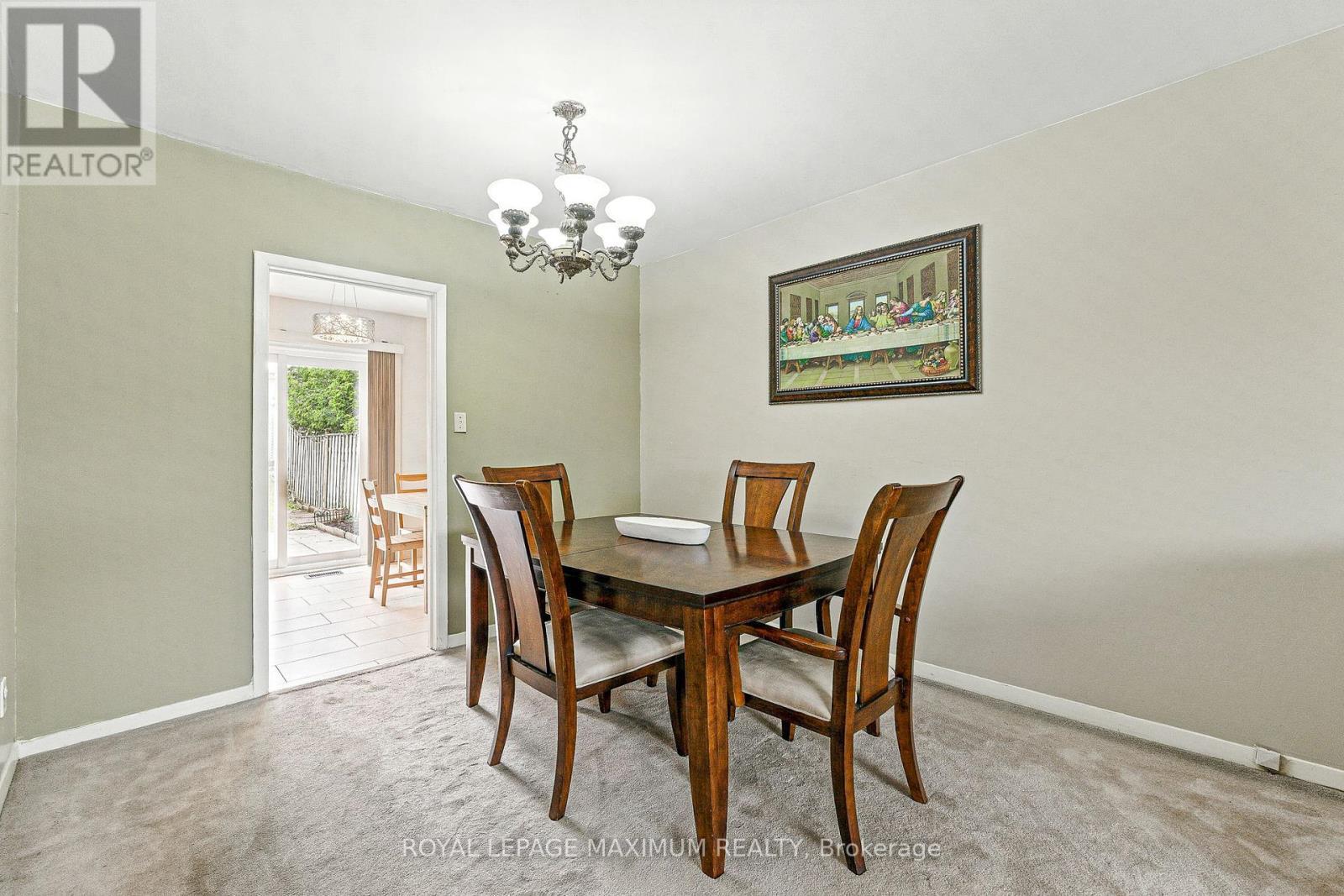












32 FENNIMORE CRESCENT

,
Toronto,




Ontario
M3N1G8

