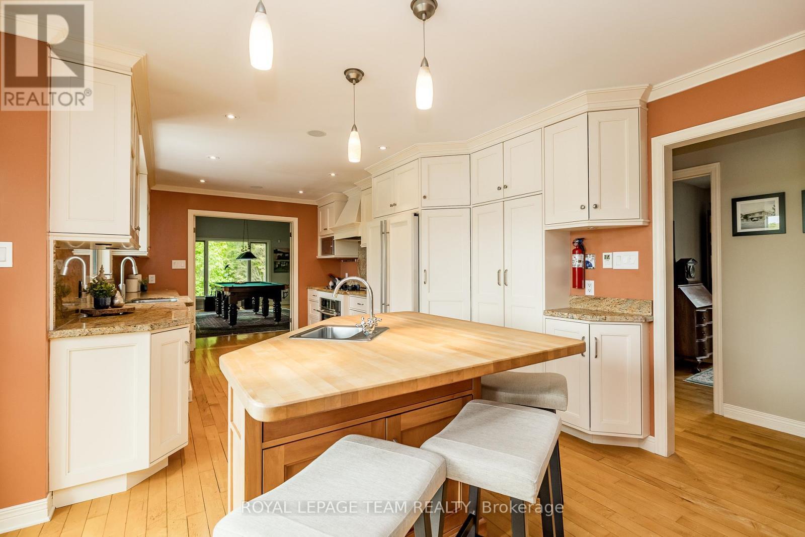 












164A DEANS ISLAND ROAD

,
Rideau Lakes,




Ontario
K0G1E0

