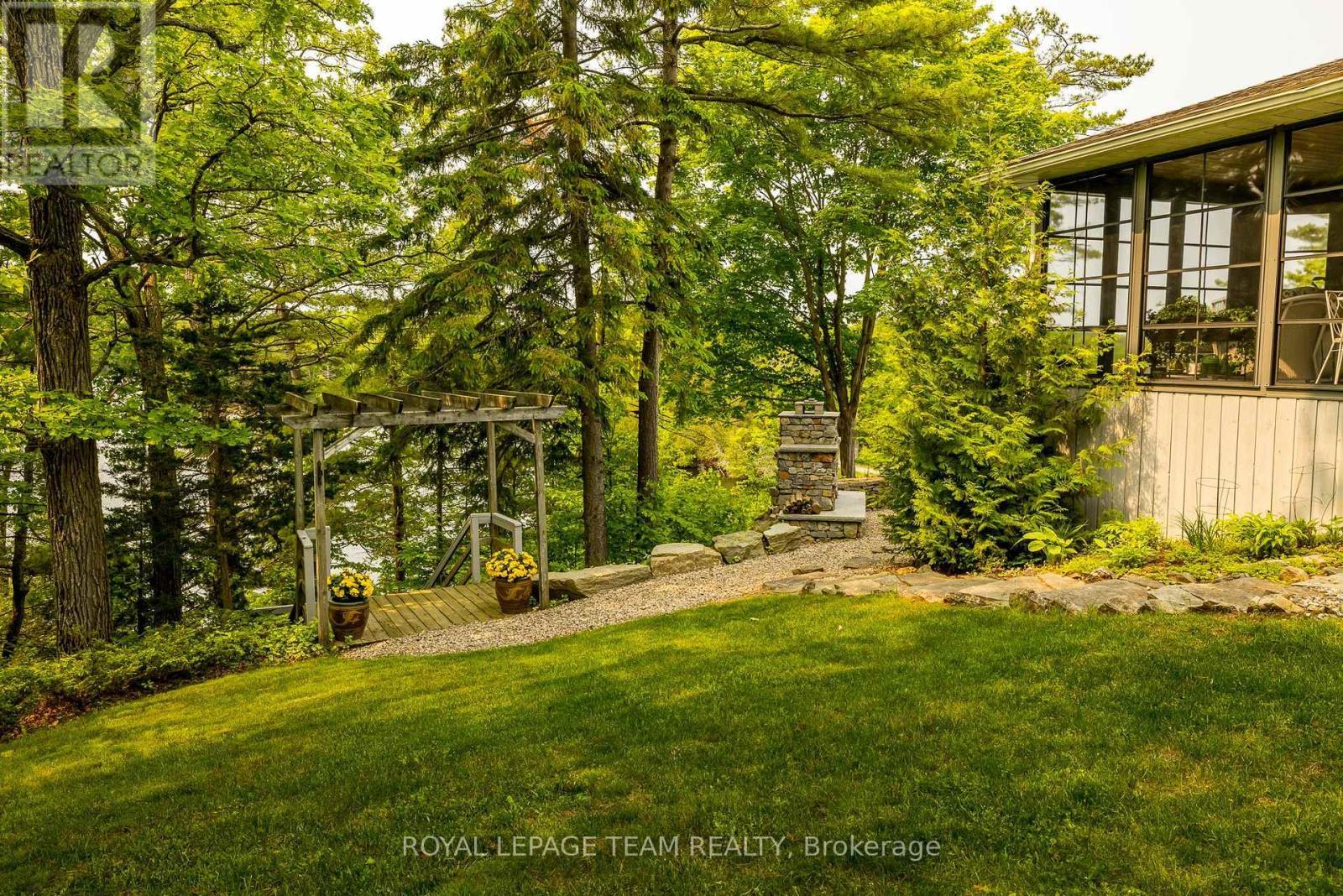 












164A DEANS ISLAND ROAD

,
Rideau Lakes,




Ontario
K0G1E0

