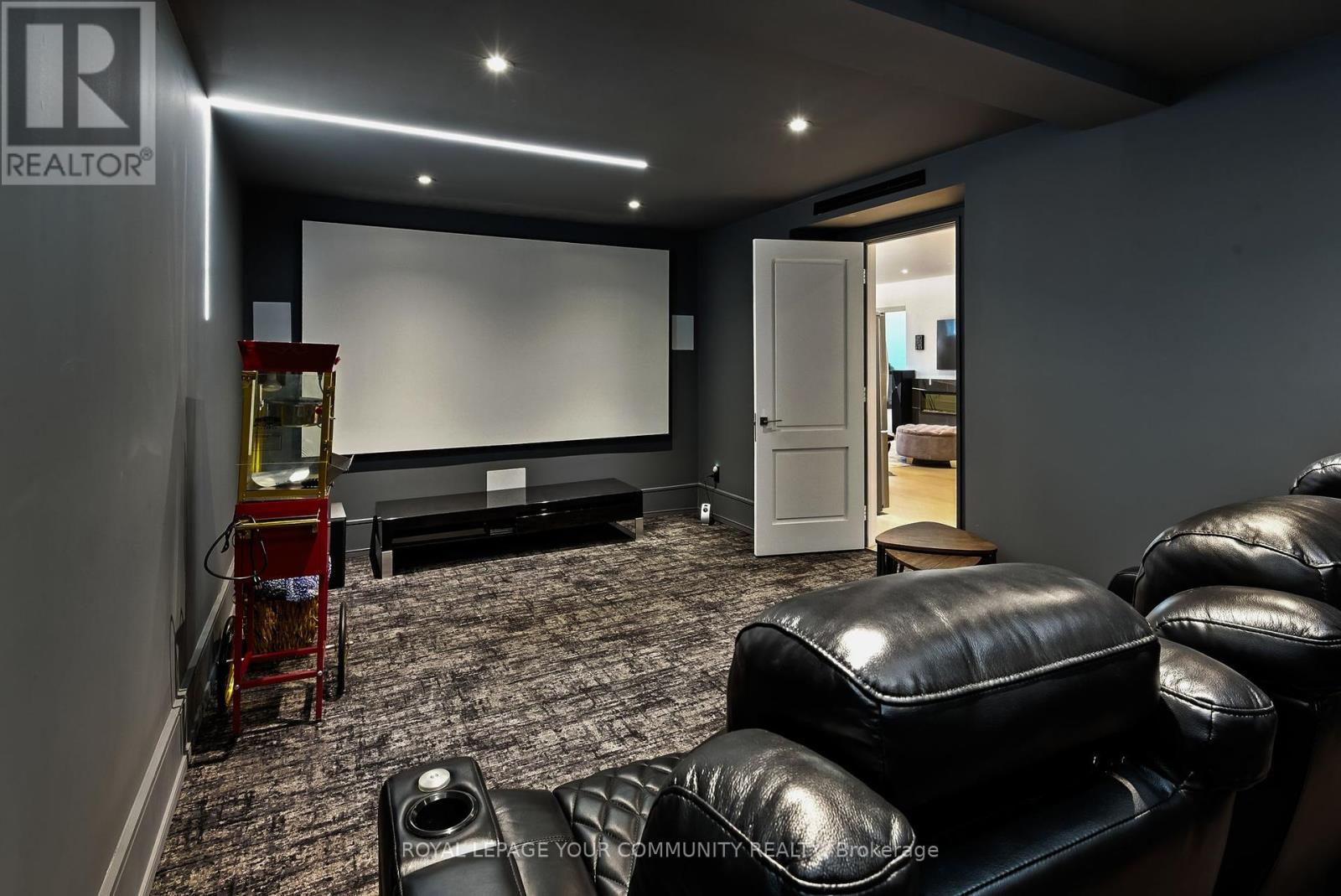 












115 PATRICIA DRIVE

,
King,




Ontario
L7B1H3


