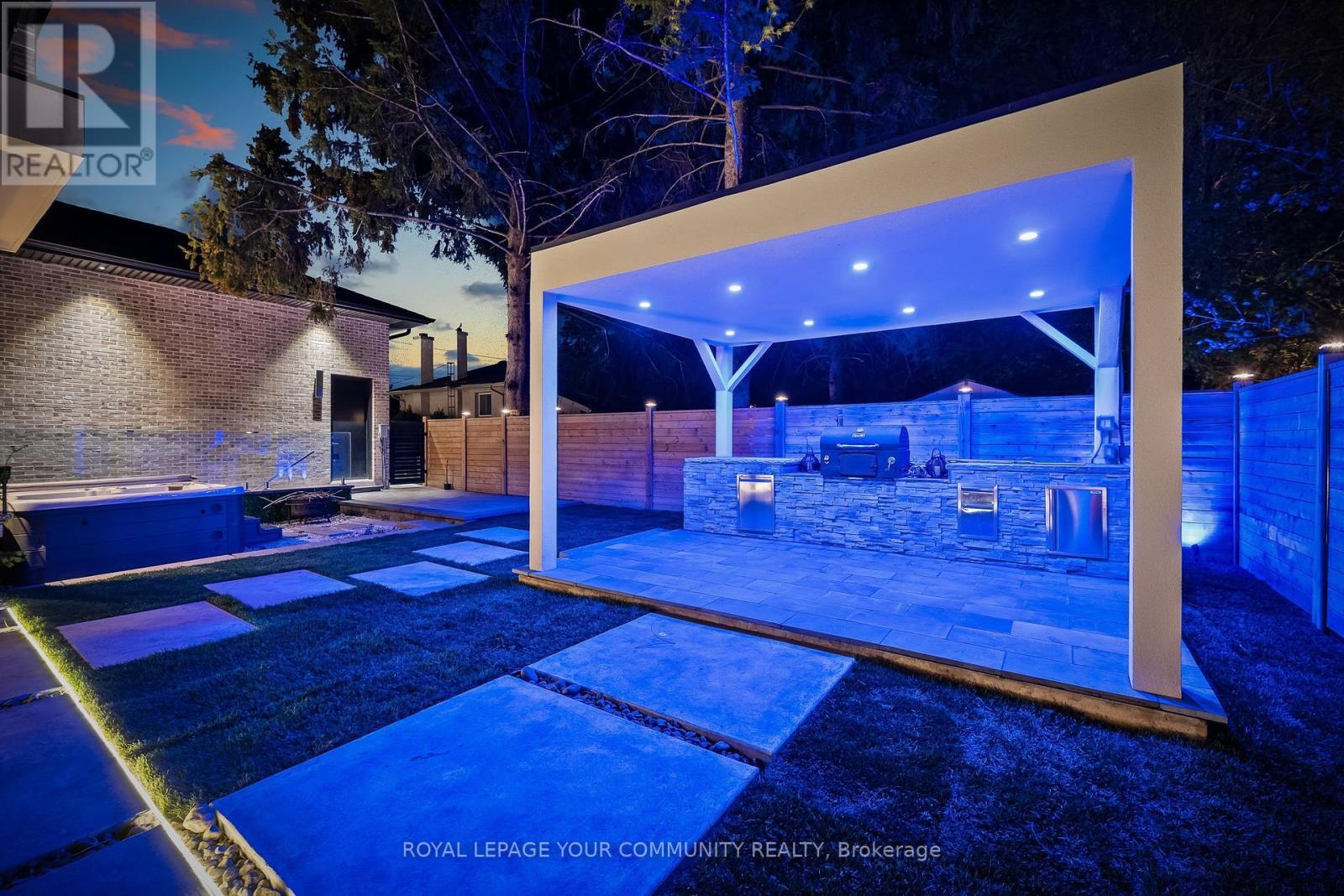 












115 PATRICIA DRIVE

,
King,




Ontario
L7B1H3

