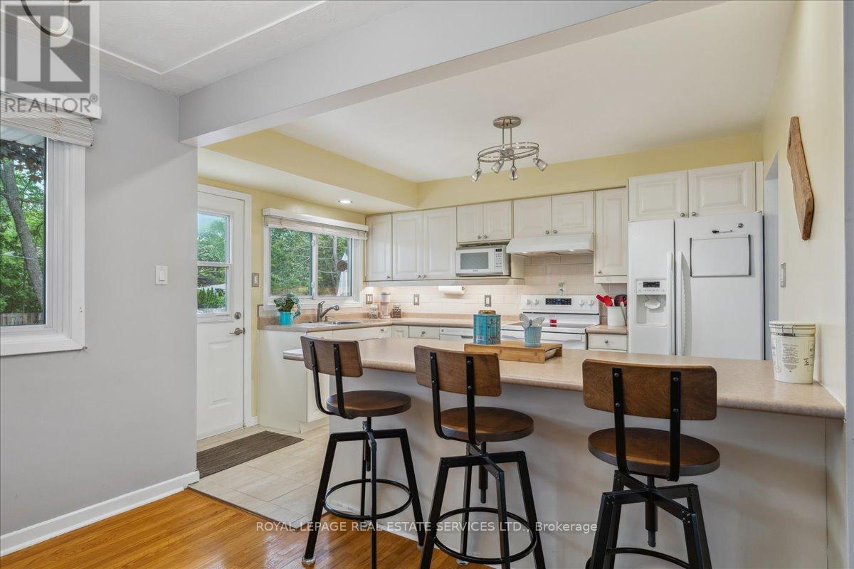












355 HAMPTON HEATH ROAD

,
Burlington,




Ontario
L7L4R1


