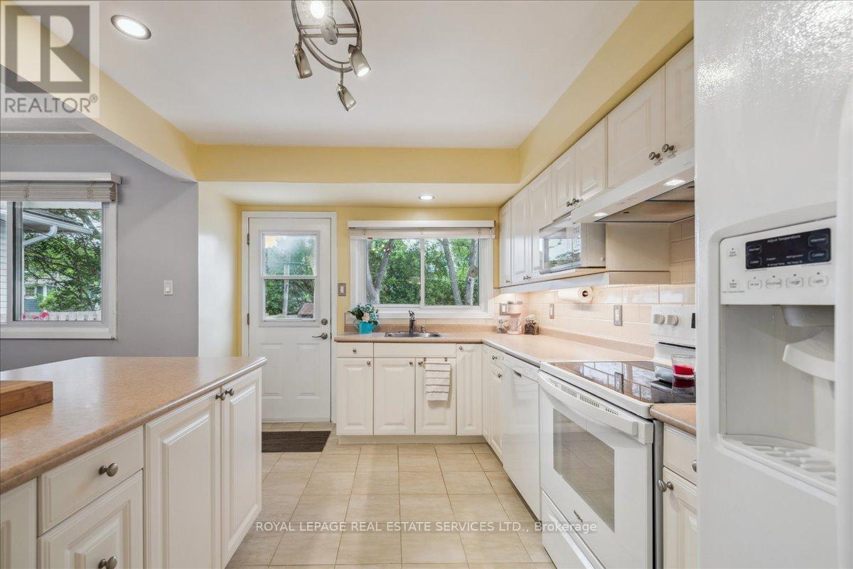 












355 HAMPTON HEATH ROAD

,
Burlington,




Ontario
L7L4R1

