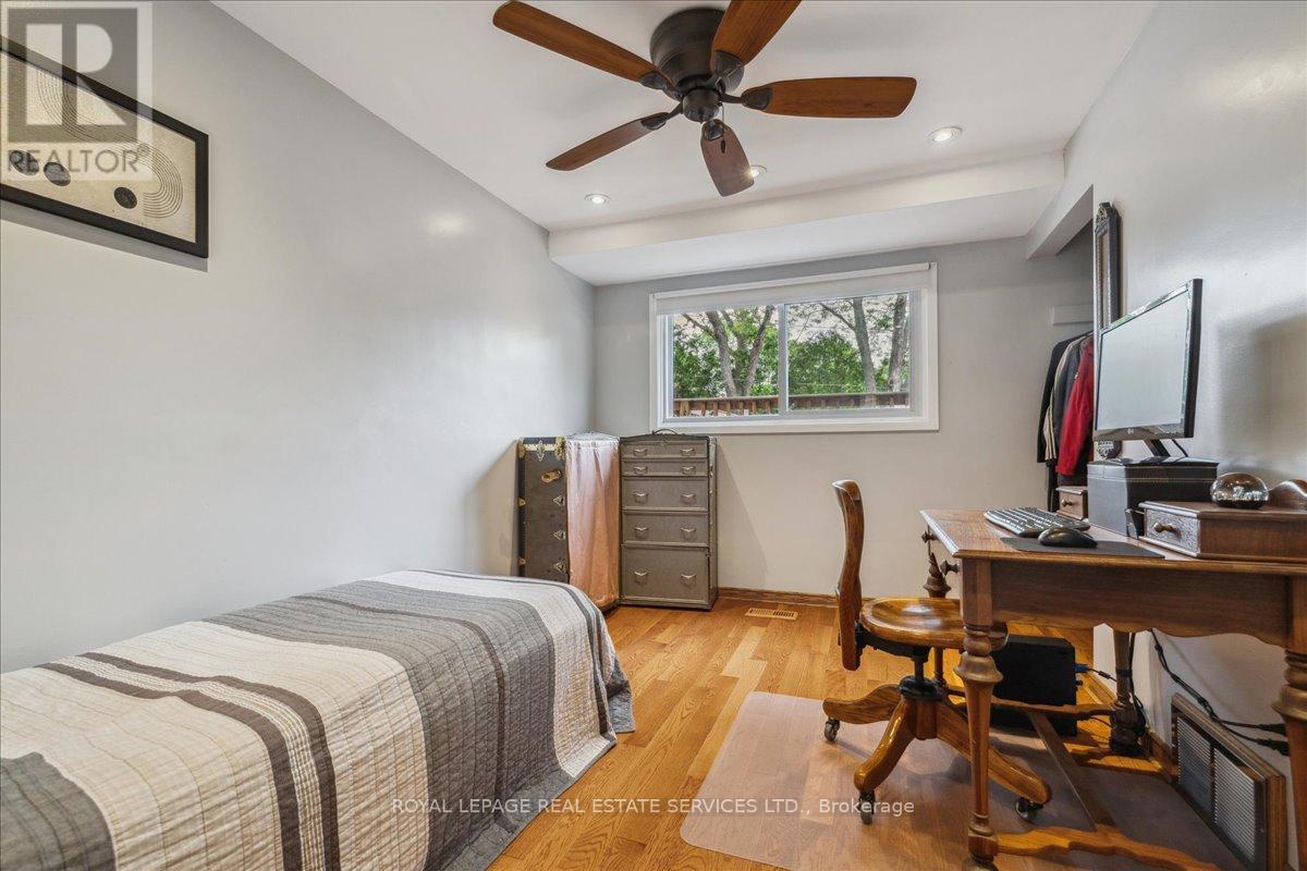 












355 HAMPTON HEATH ROAD

,
Burlington,




Ontario
L7L4R1

