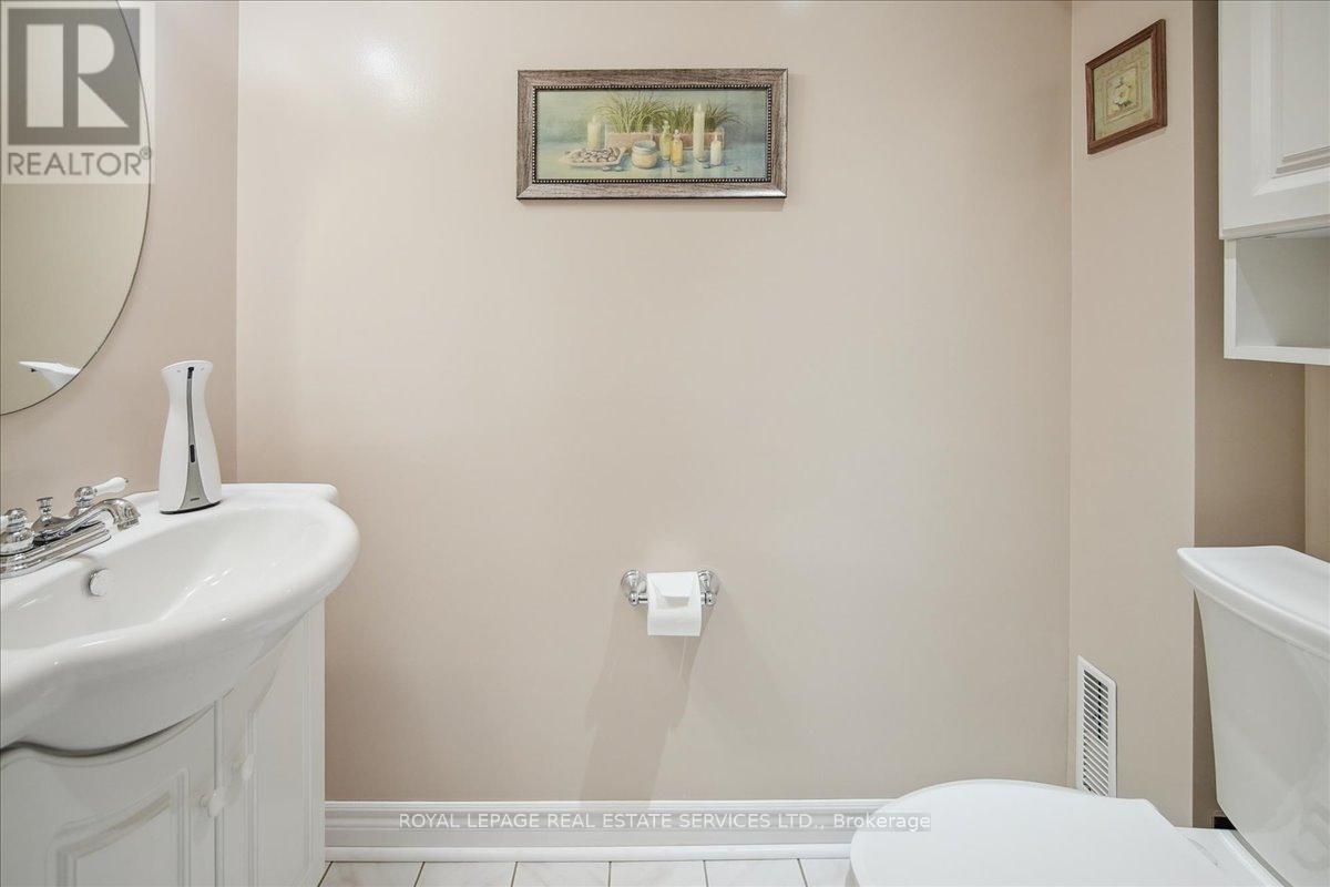












355 HAMPTON HEATH ROAD

,
Burlington,




Ontario
L7L4R1

