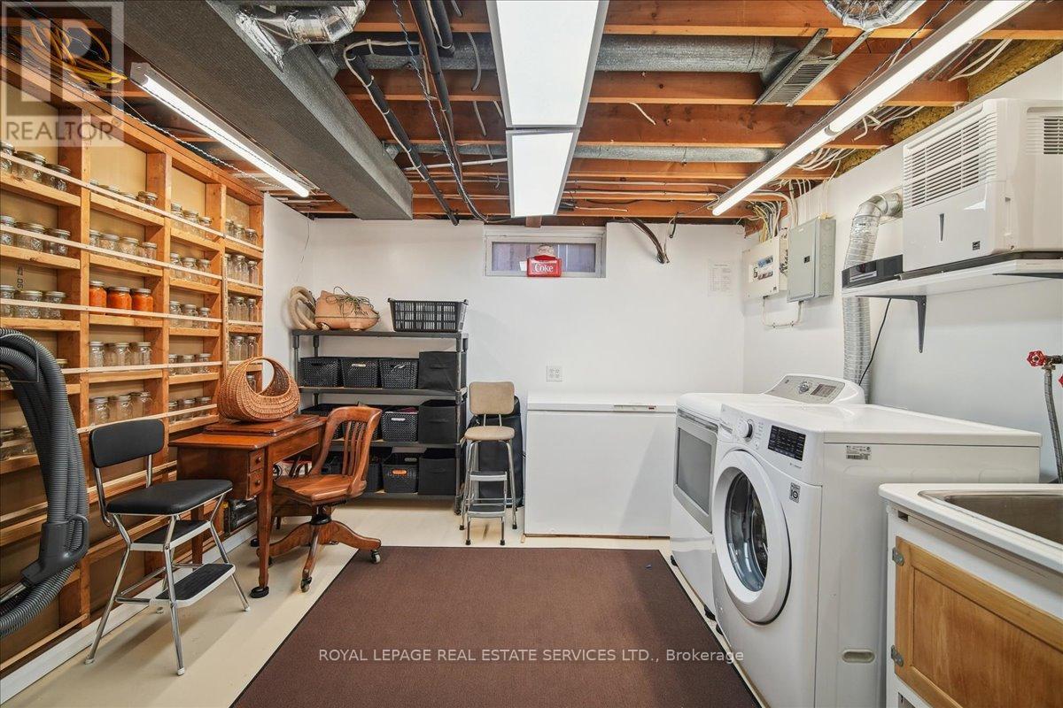 












355 HAMPTON HEATH ROAD

,
Burlington,




Ontario
L7L4R1

