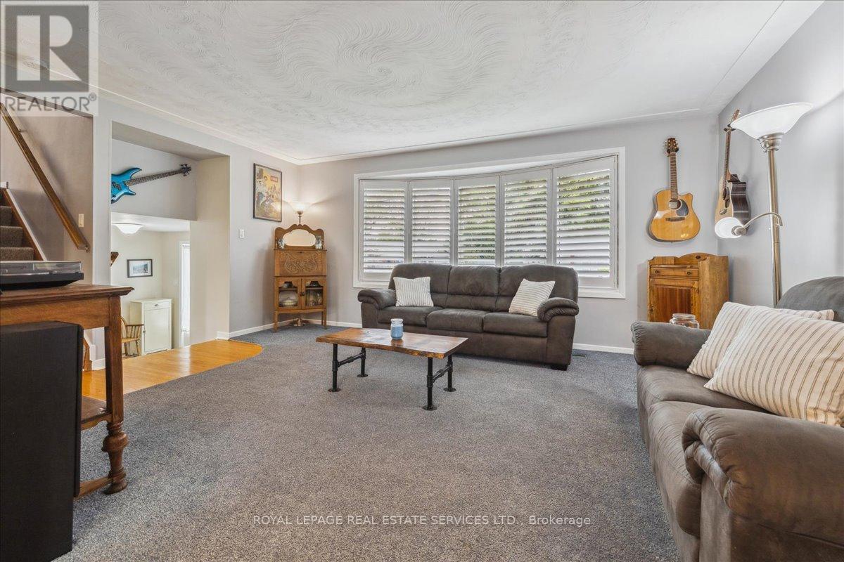 












355 HAMPTON HEATH ROAD

,
Burlington,




Ontario
L7L4R1

