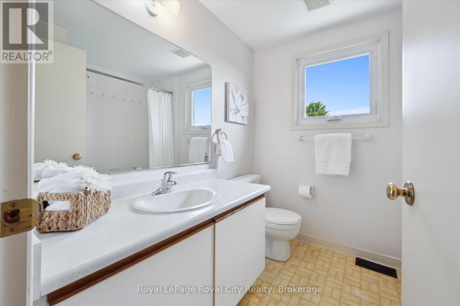 












349 COOPER STREET

,
Cambridge,




Ontario
N3C3X8

