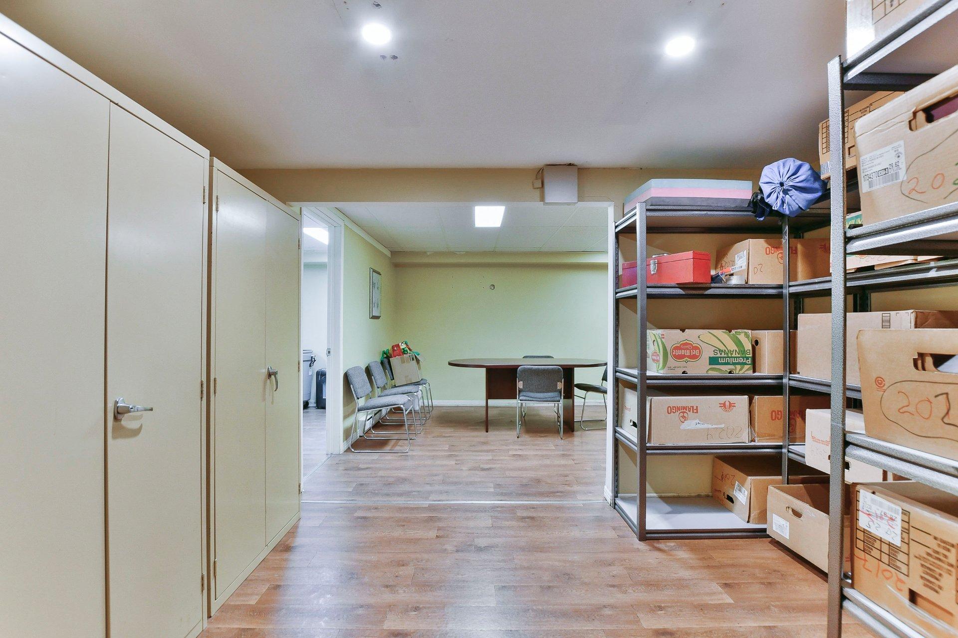 









197


Rue St-Paul

,
Repentigny (Le Gardeur),




QC
J5Z2H9

