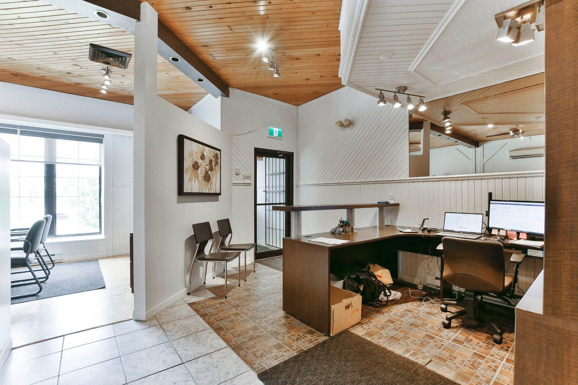 









197


Rue St-Paul

,
Repentigny (Le Gardeur),




QC
J5Z2H9

