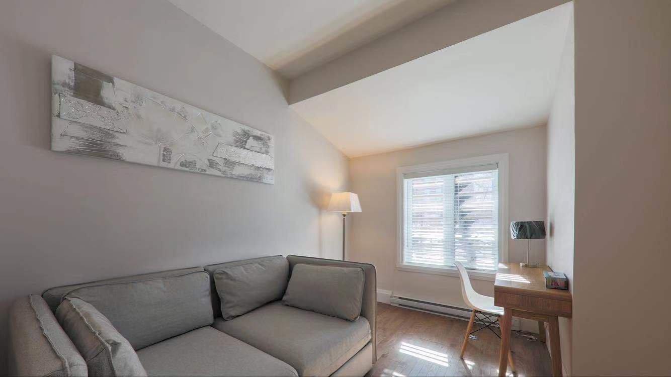 









2289

 - 2293


Rue Sheppard

,
Montréal (Ville-Marie),




QC
H2K3L1

