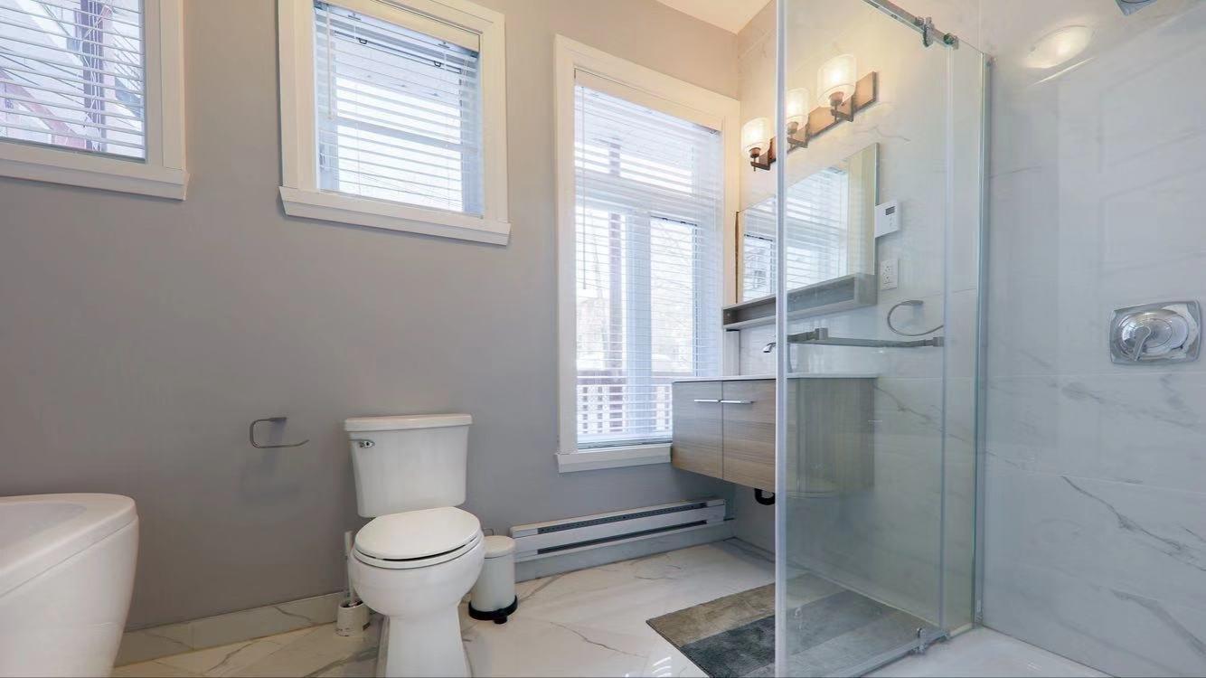 









2289

 - 2293


Rue Sheppard

,
Montréal (Ville-Marie),




QC
H2K3L1

