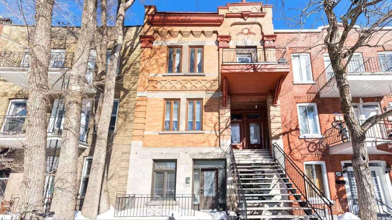 









2289

 - 2293


Rue Sheppard

,
Montréal (Ville-Marie),




QC
H2K3L1

