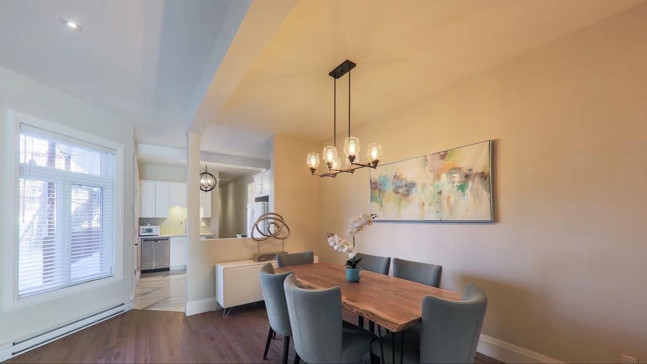 









2289

 - 2293


Rue Sheppard

,
Montréal (Ville-Marie),




QC
H2K3L1

