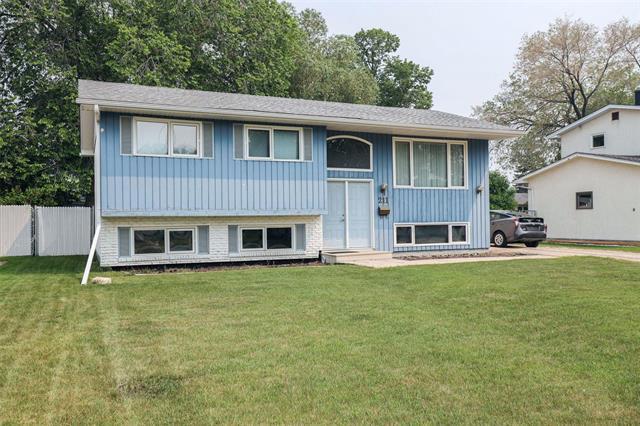 









211


Rouge

RD,
Winnipeg,




MB
R3K 1J6


