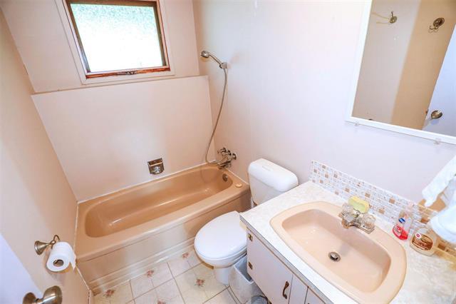 









211


Rouge

RD,
Winnipeg,




MB
R3K 1J6


