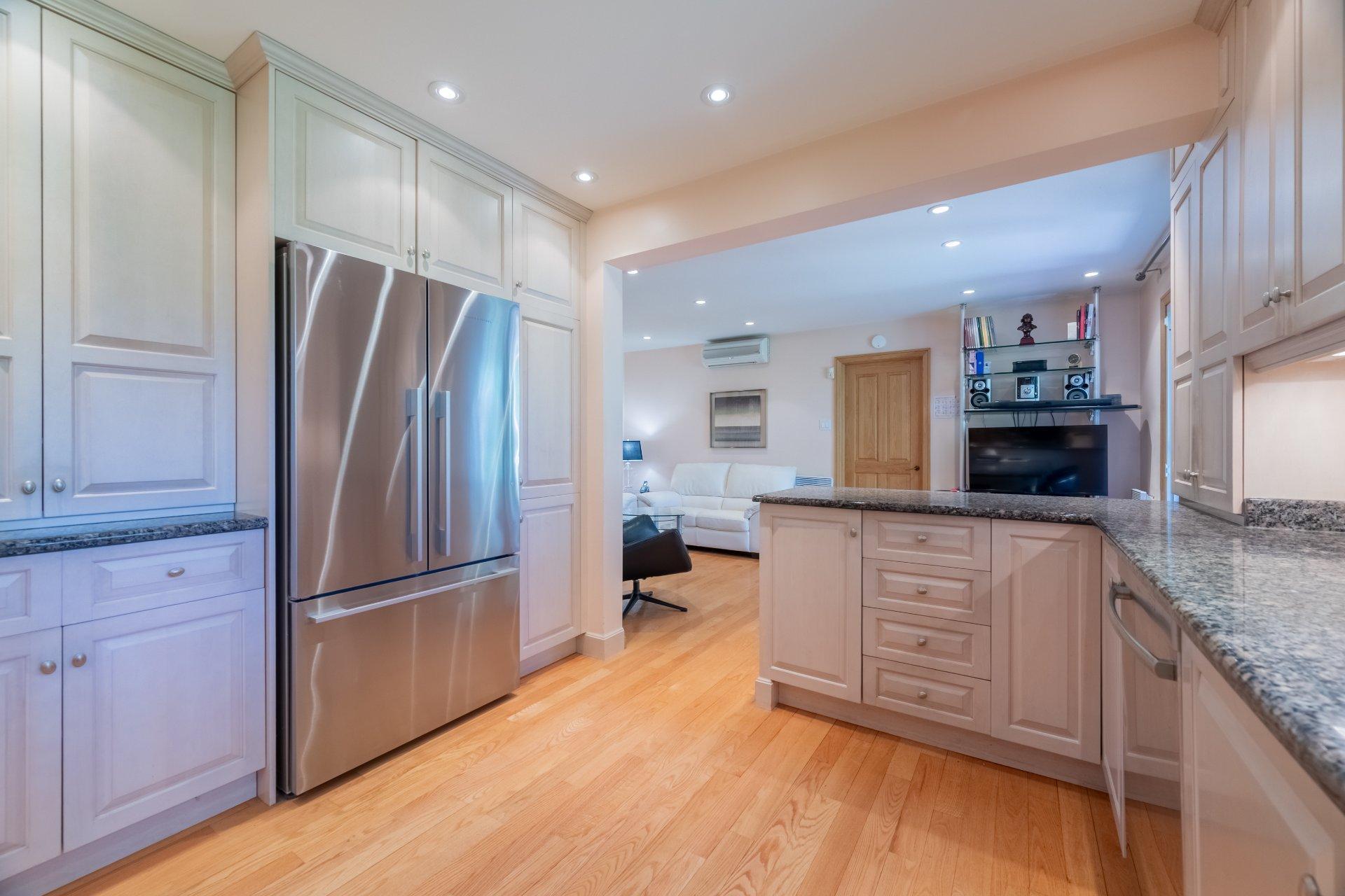 









902


Crois. Île-de-France

,
Saint-Lambert,




QC
J4S1T7

