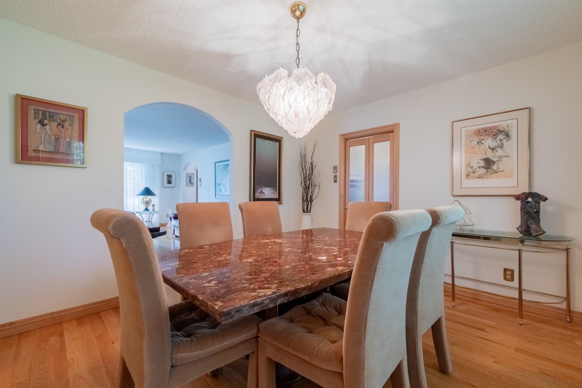 









902


Crois. Île-de-France

,
Saint-Lambert,




QC
J4S1T7

