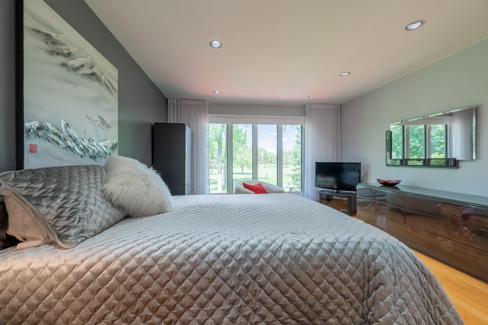 









902


Crois. Île-de-France

,
Saint-Lambert,




QC
J4S1T7

