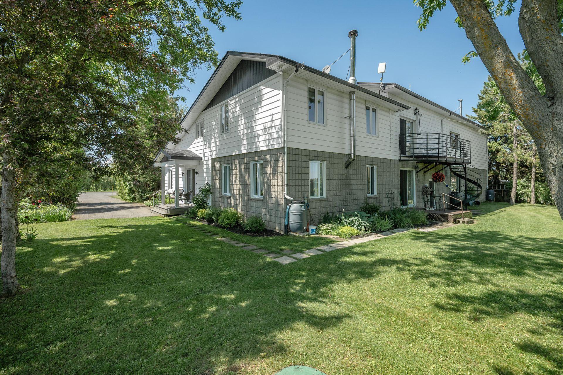 









501

 - 503


Rue St-Patrice

,
Saint-Patrice-de-Sherrington,




QC
J0L2N0

