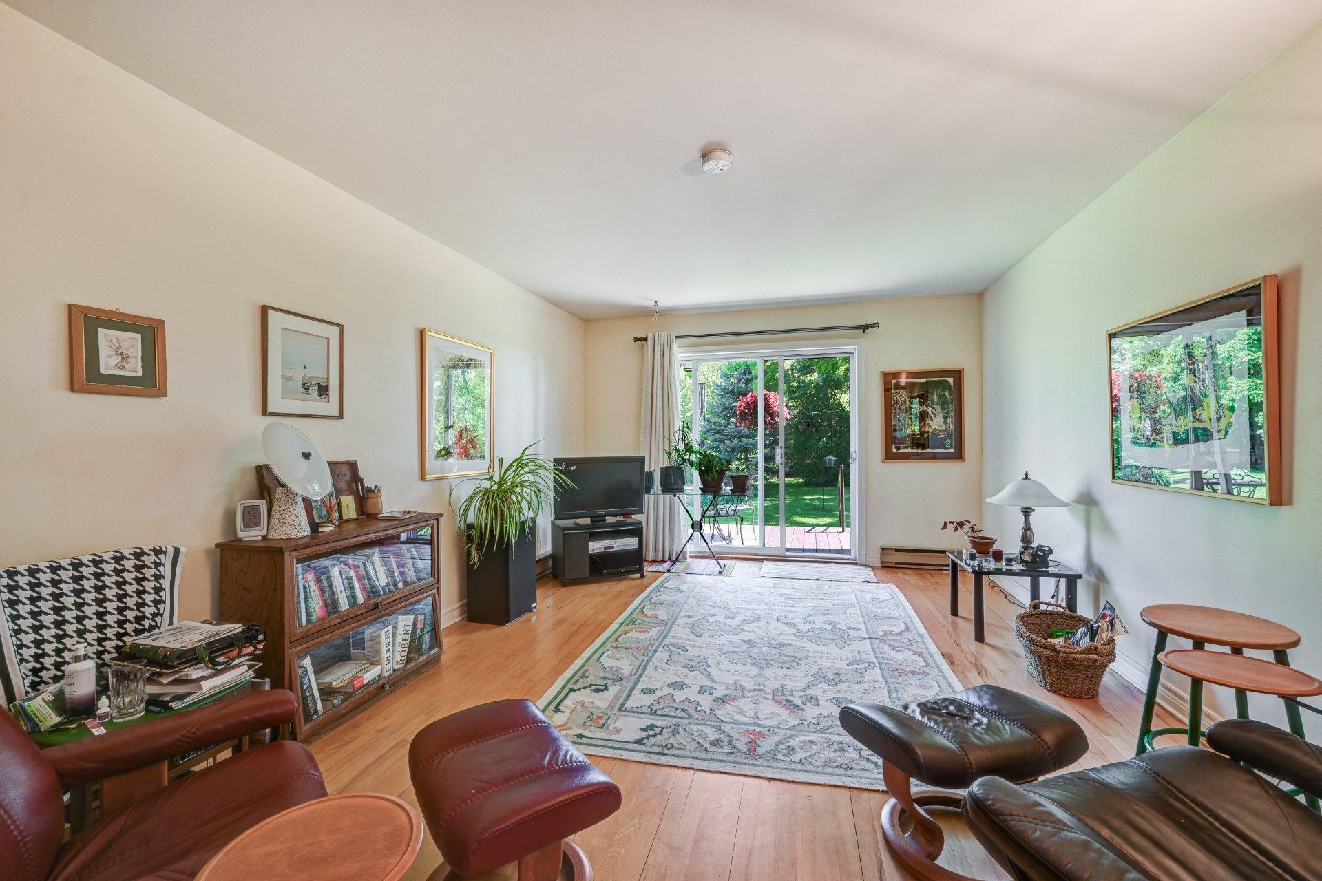 









501Z

 - 503Z


Rue St-Patrice

,
Saint-Patrice-de-Sherrington,




QC
J0L2N0


