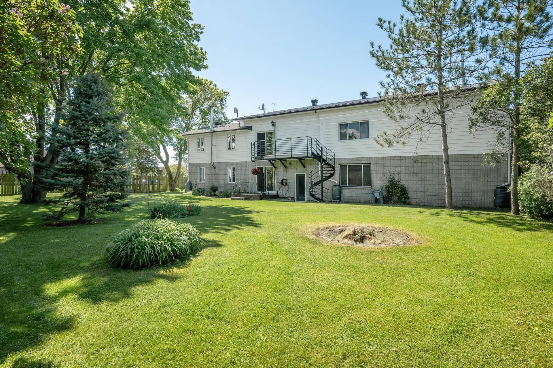 









501Z

 - 503Z


Rue St-Patrice

,
Saint-Patrice-de-Sherrington,




QC
J0L2N0

