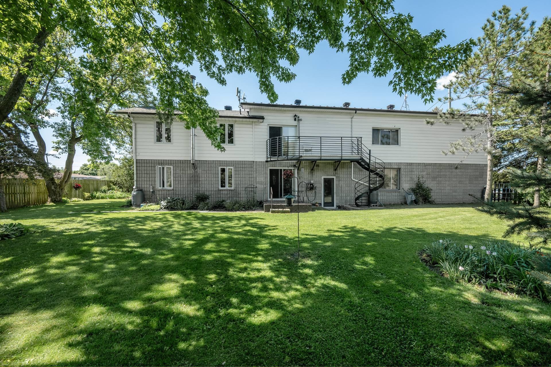 









501Z

 - 503Z


Rue St-Patrice

,
Saint-Patrice-de-Sherrington,




QC
J0L2N0

