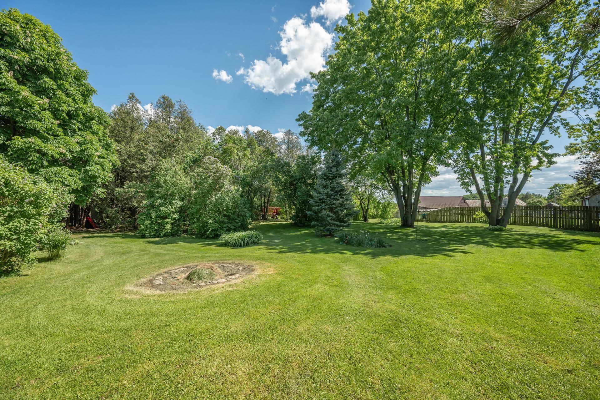 









501Z

 - 503Z


Rue St-Patrice

,
Saint-Patrice-de-Sherrington,




QC
J0L2N0

