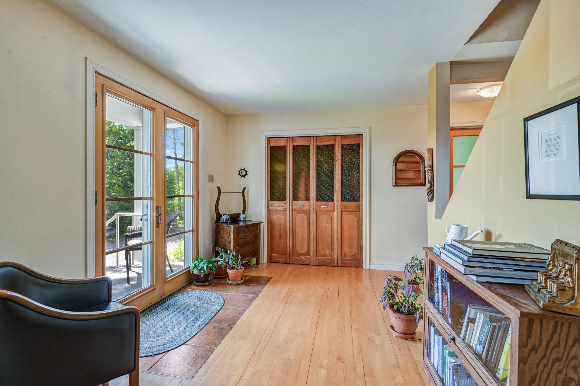 









501Z

 - 503Z


Rue St-Patrice

,
Saint-Patrice-de-Sherrington,




QC
J0L2N0

