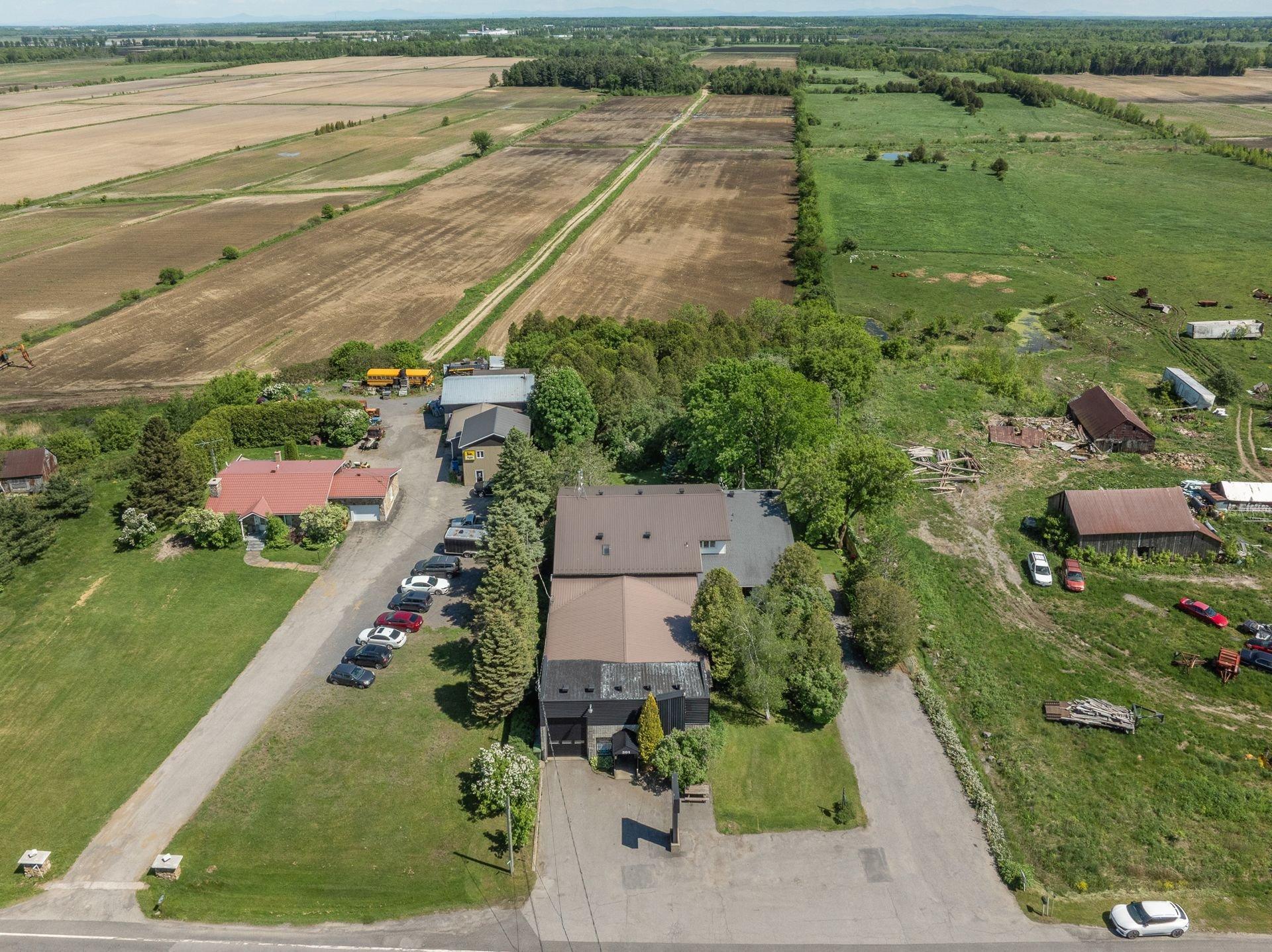 









501Z

 - 503Z


Rue St-Patrice

,
Saint-Patrice-de-Sherrington,




QC
J0L2N0

