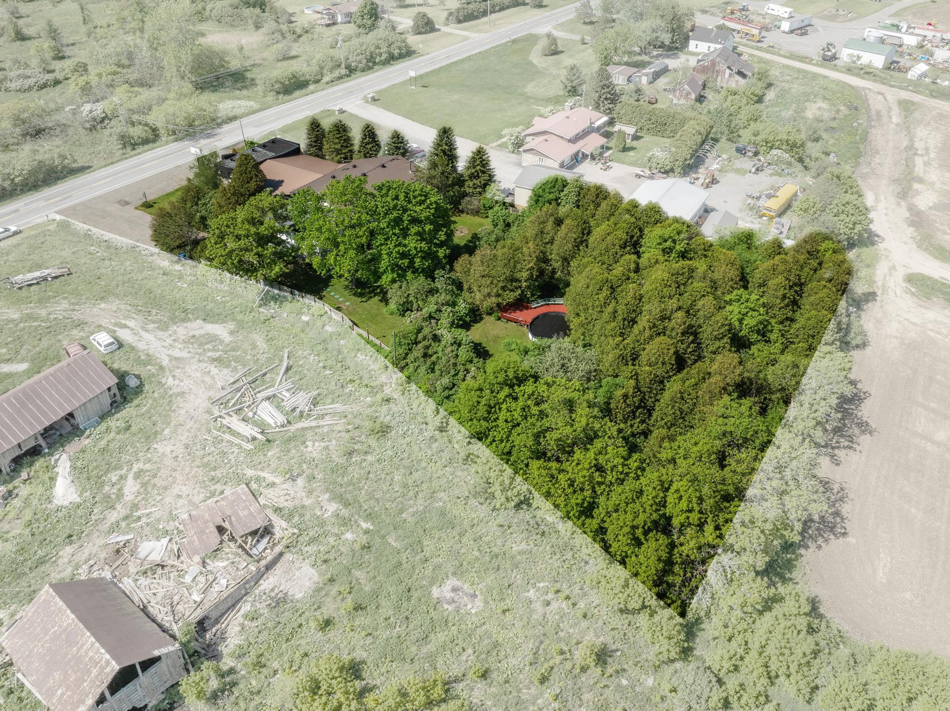 









501Z

 - 503Z


Rue St-Patrice

,
Saint-Patrice-de-Sherrington,




QC
J0L2N0

