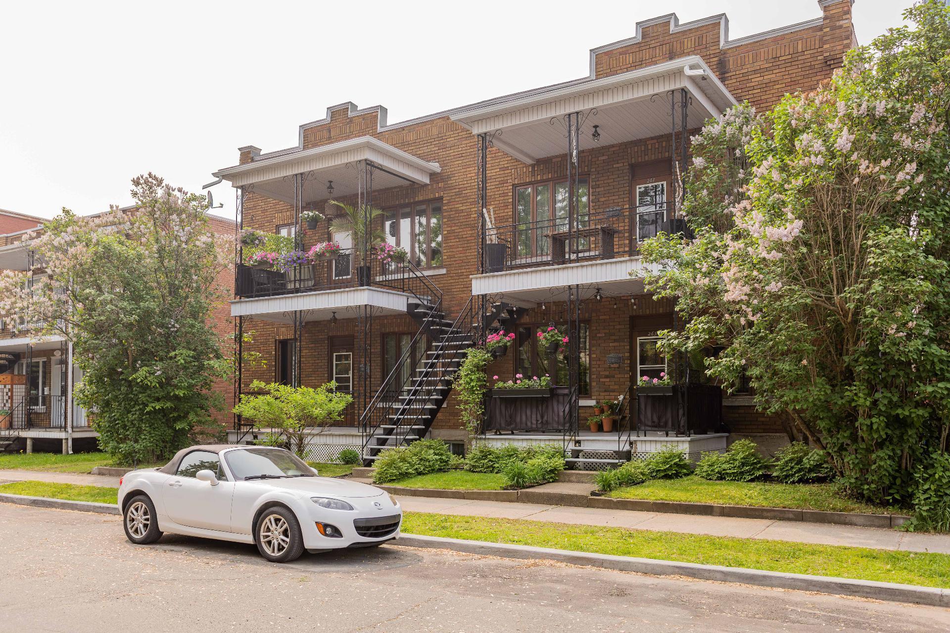 









253

 - 257


4e rue de la Pointe

,
Shawinigan,




QC
G9N1G4

