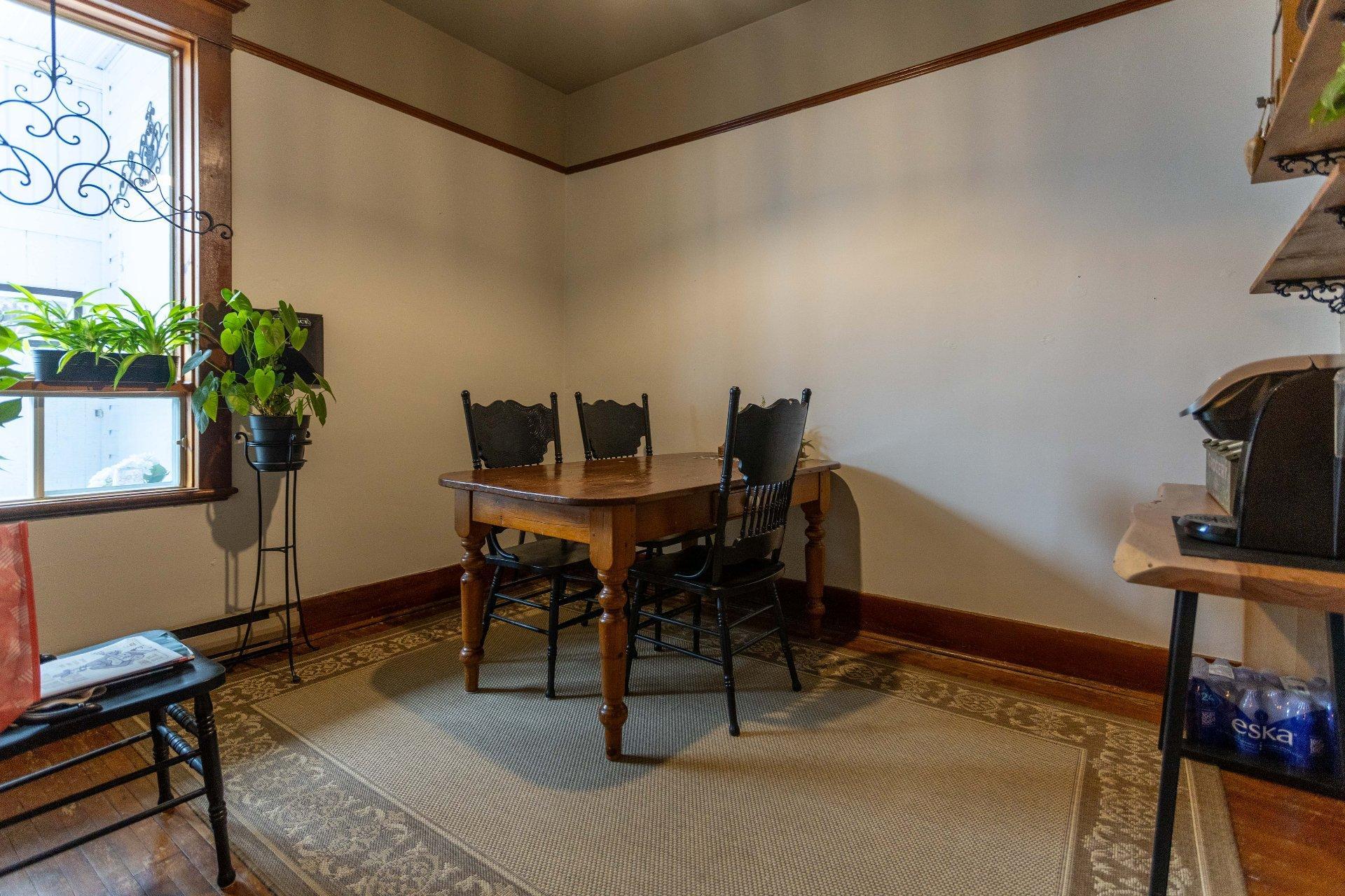 









253

 - 257


4e rue de la Pointe

,
Shawinigan,




QC
G9N1G4

