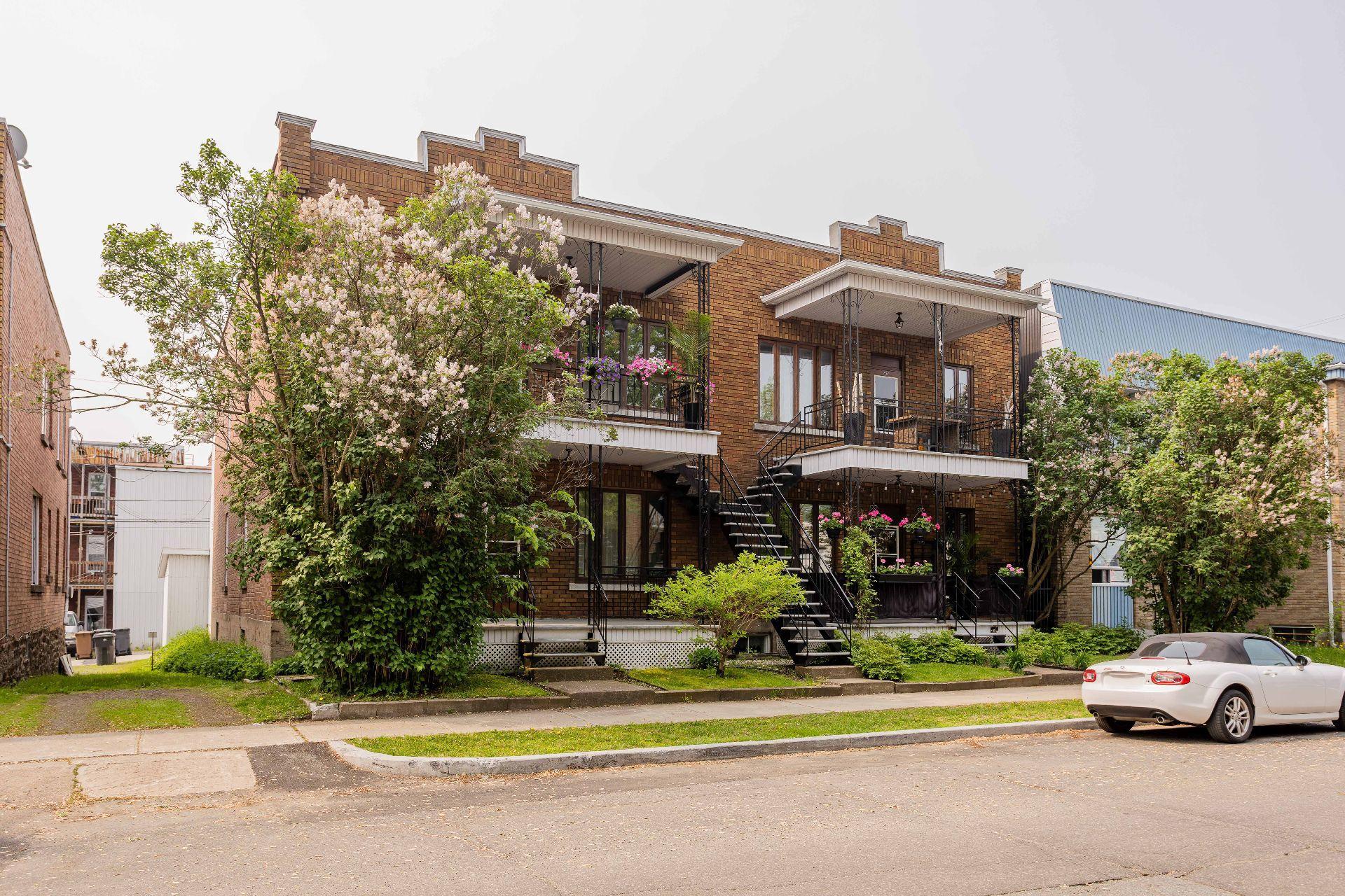 









253

 - 257


4e rue de la Pointe

,
Shawinigan,




QC
G9N1G4


