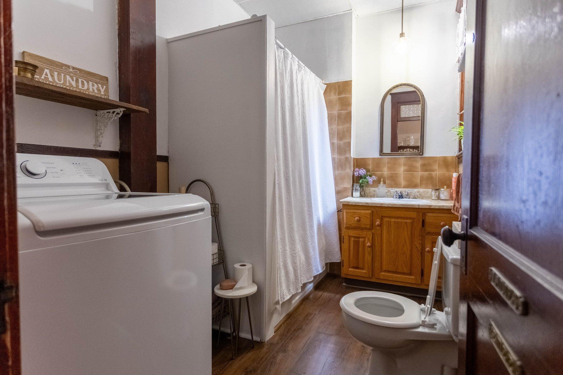 









253

 - 257


4e rue de la Pointe

,
Shawinigan,




QC
G9N1G4

