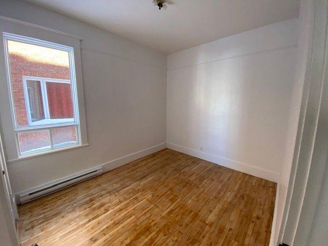 









253

 - 257


4e rue de la Pointe

,
Shawinigan,




QC
G9N1G4

