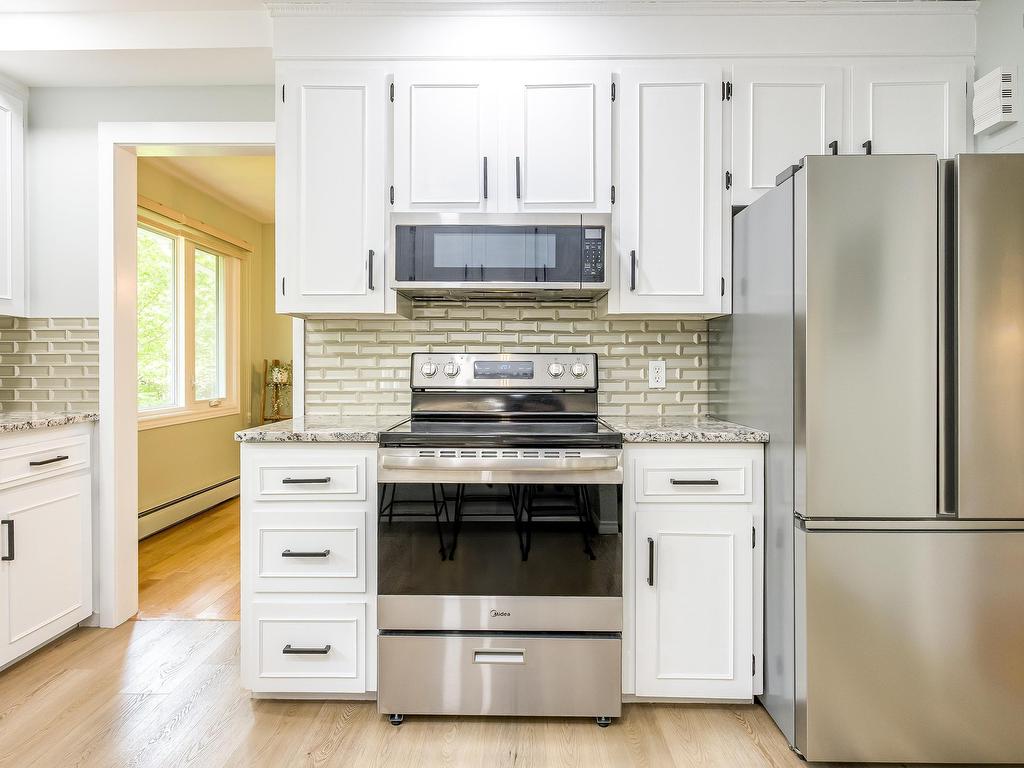 












44 Sunrise Hill

,
Bedford,




NS
B4A 1V1

