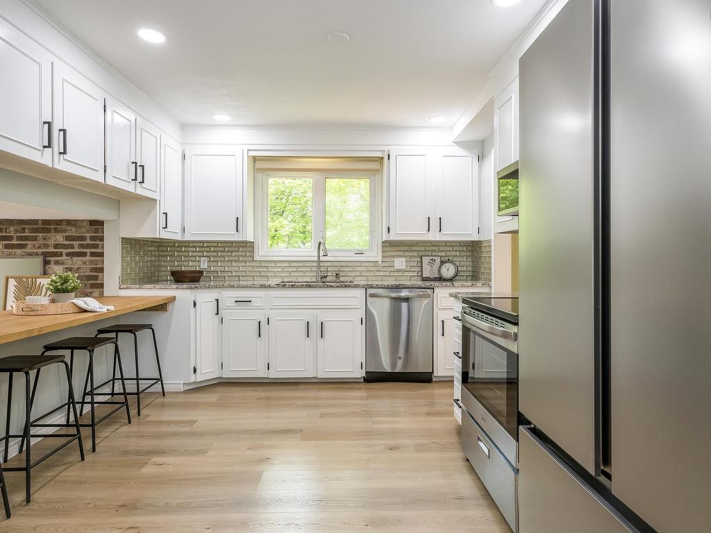 












44 Sunrise Hill

,
Bedford,




NS
B4A 1V1


