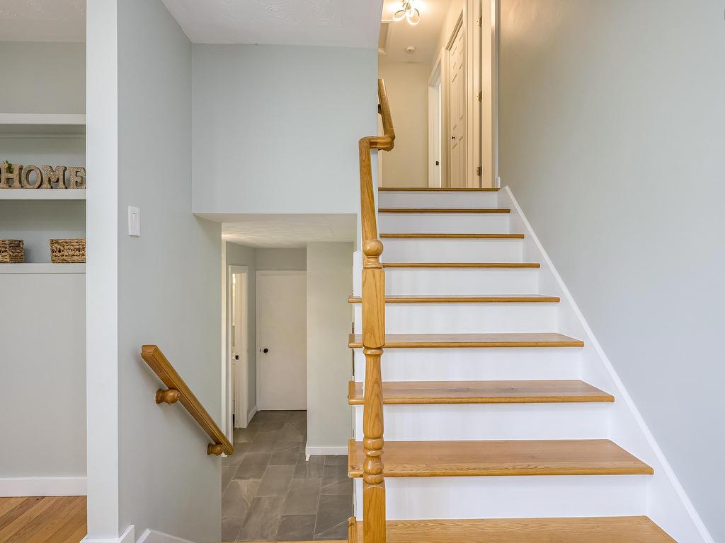 












44 Sunrise Hill

,
Bedford,




NS
B4A 1V1

