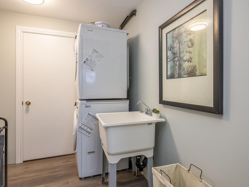 












44 Sunrise Hill

,
Bedford,




NS
B4A 1V1

