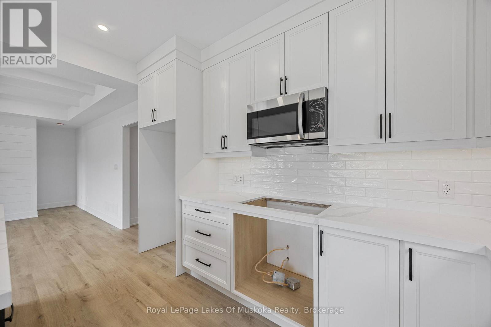 












128 BRANDON AVENUE

,
Severn (Coldwater),




Ontario
L0K1E0

